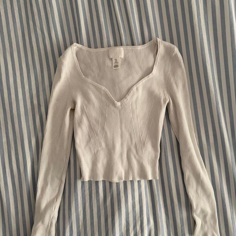 Hm cropped sweetheart neckline long sleeved